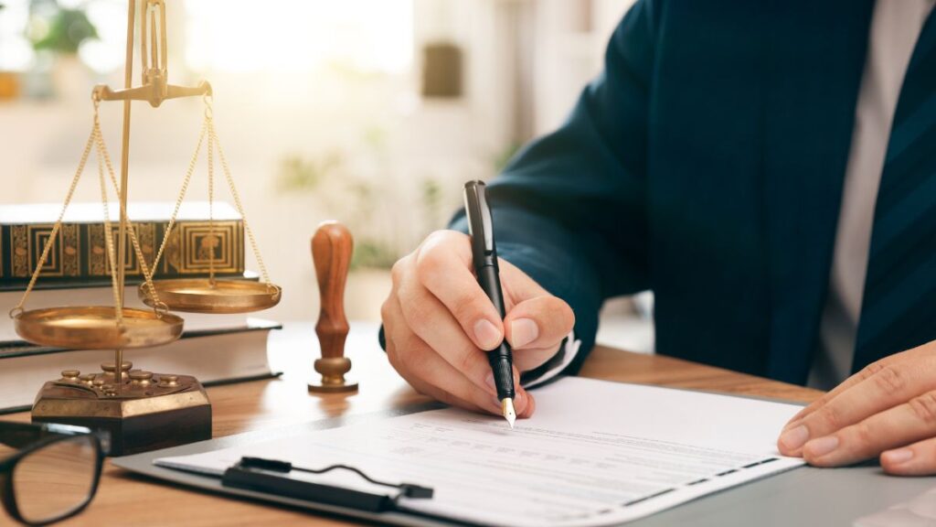New York will lawyer helping clients draft and sign a legally valid will.